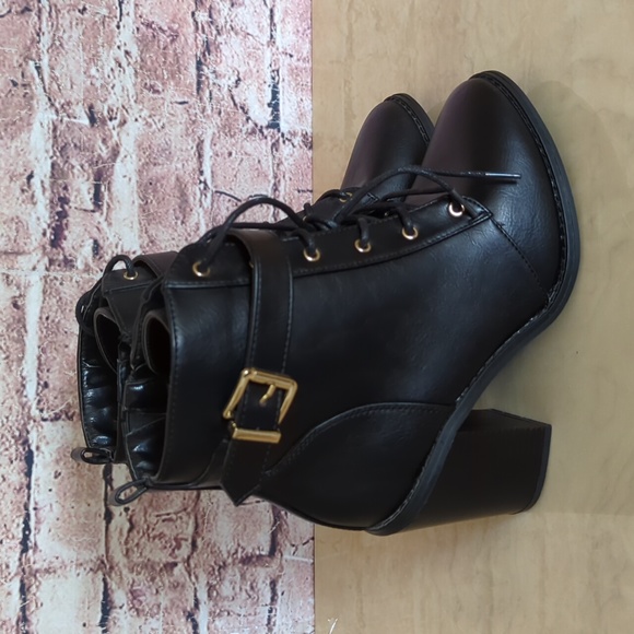 SHOEDAZZLE DILLY BLOCK HEEL BOOTIE - Picture 7 of 14